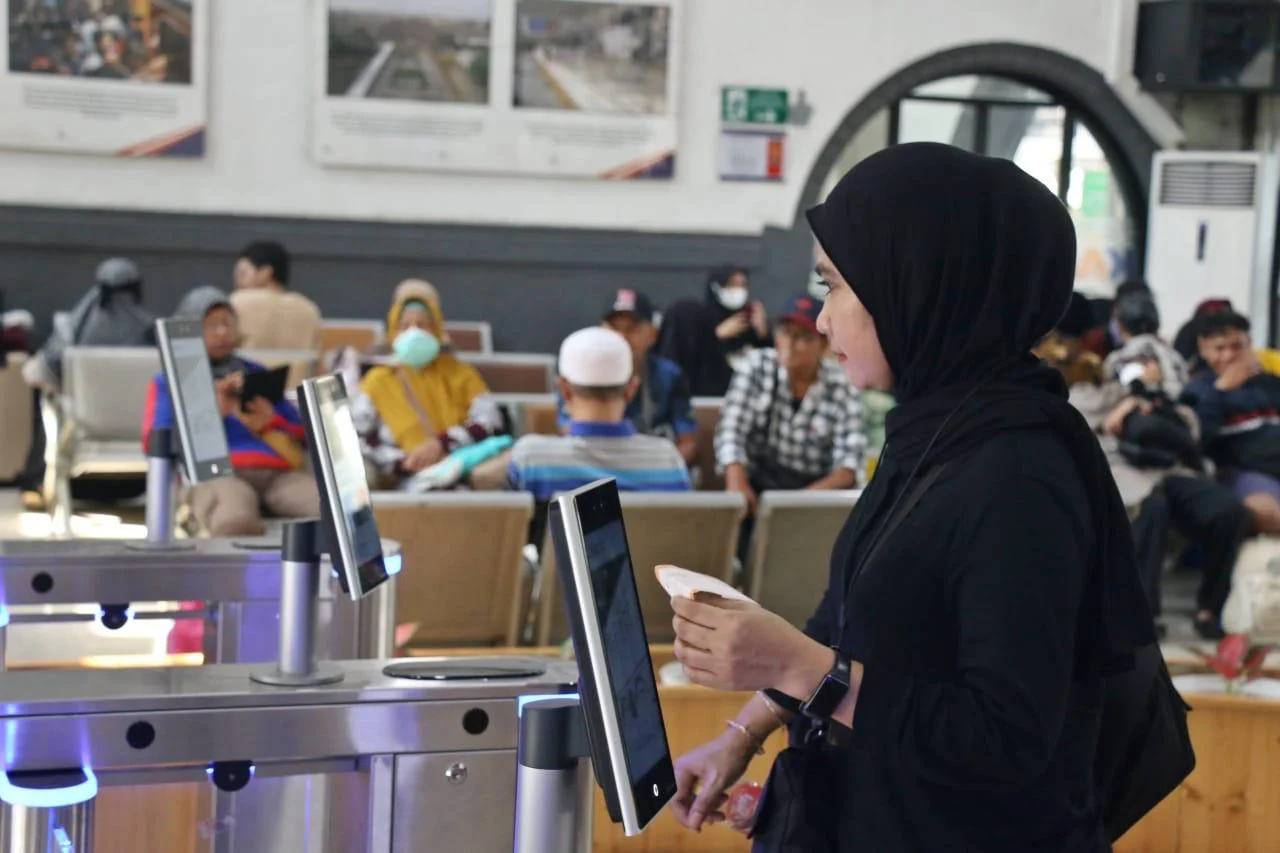 Teknologi Pengenal Wajah KAI Tekan Penggunaan Kertas Tiket Dorong Inovasi Digital Ramah Lingkungan