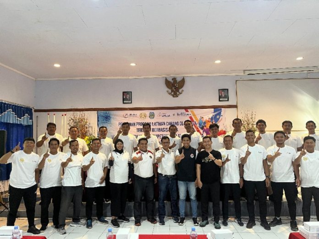 Fakultas Vokasi Unesa sukses menyelenggarakan pelatihan penyusunan program latihan cabang olahraga terukur berbasis ilmu pengetahuan dan teknologi (IPTEK) bagi guru pendidikan jasmani dan pelatih olahraga di Kabupaten Nganjuk.