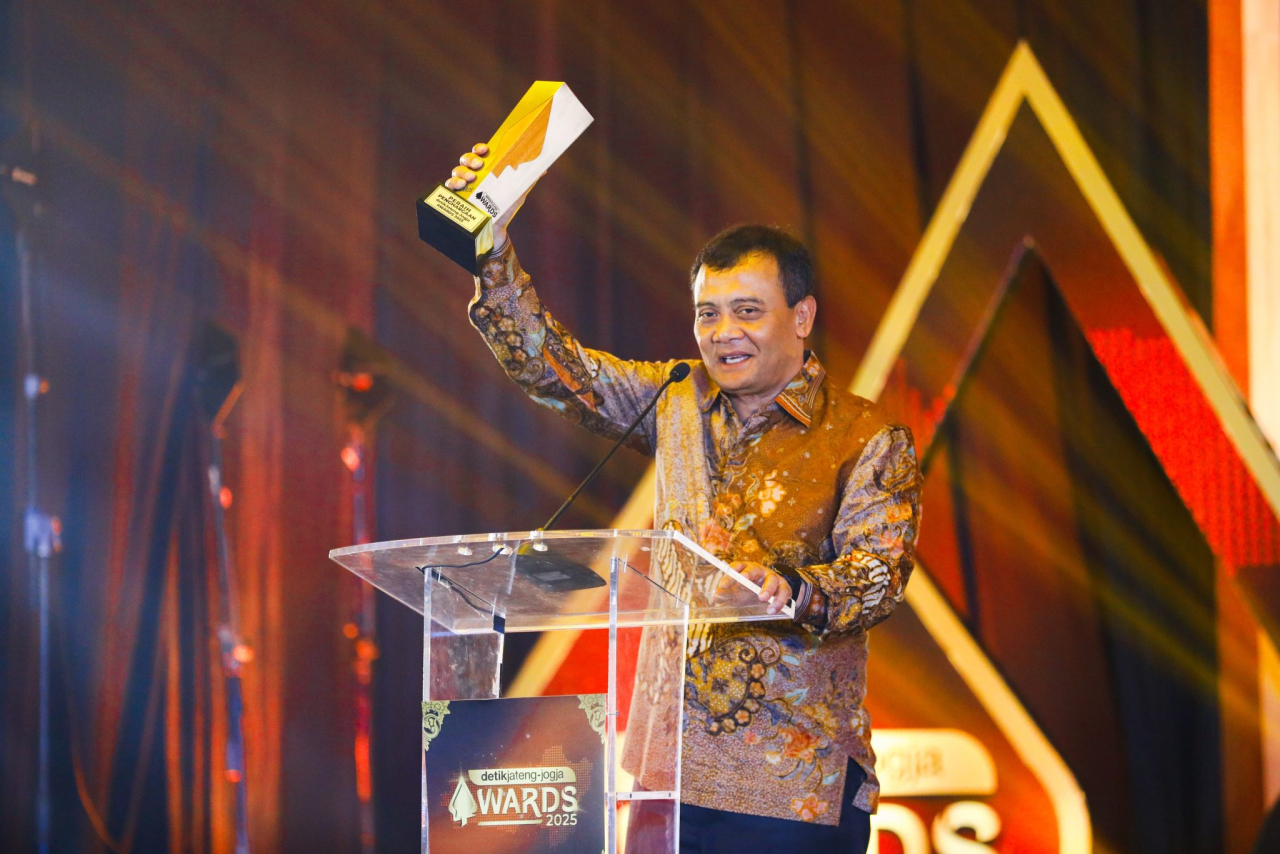 Ahmad Luthfi Raih Penghargaan Tokoh Pemimpin Kolaboratif