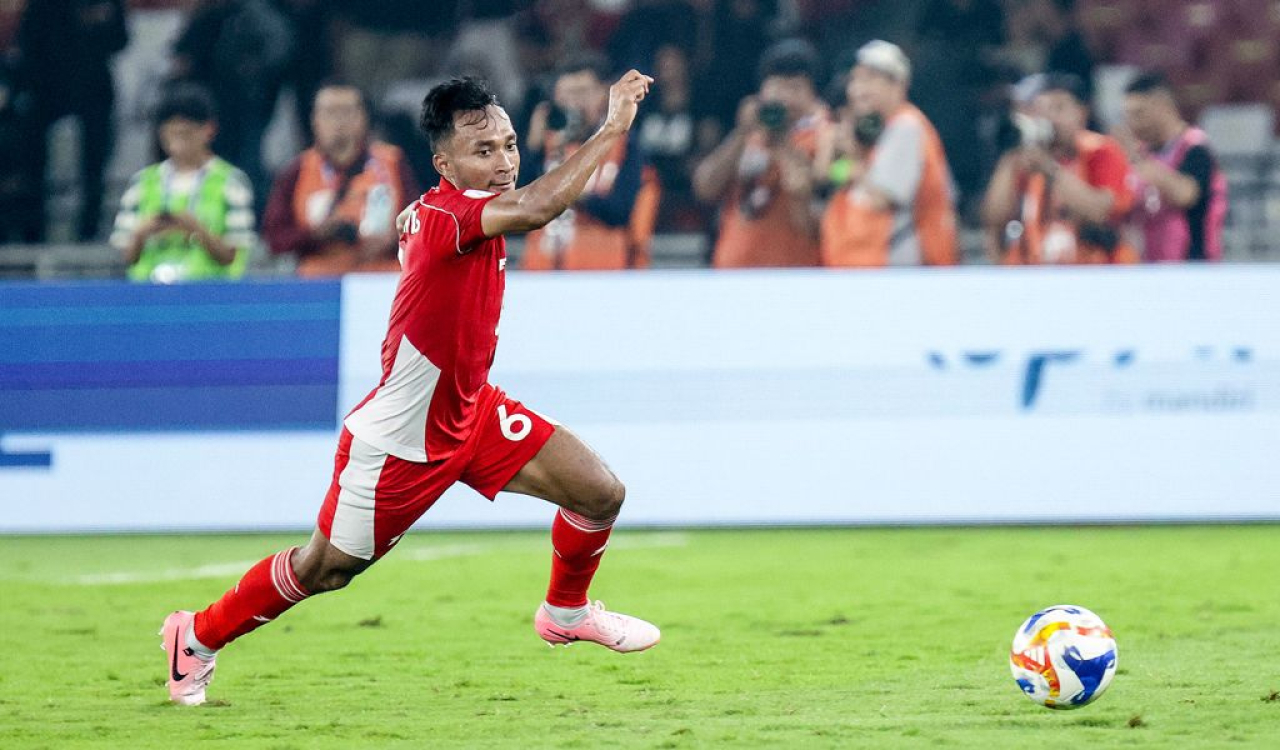 Gelandang PERSIB, Robi Darwis memperkuat Tim Nasional Indonesia saat menekuk Brunei Darussalam 8-0 pada pertandingan Grup A Kejuaraan ASEAN U23 2025 di Stadion Utama Gelora Bung Karno, Jakarta, Selasa, 15 Juli 2025. (PERSIB.co.id/Dok. Adi Soesetya)