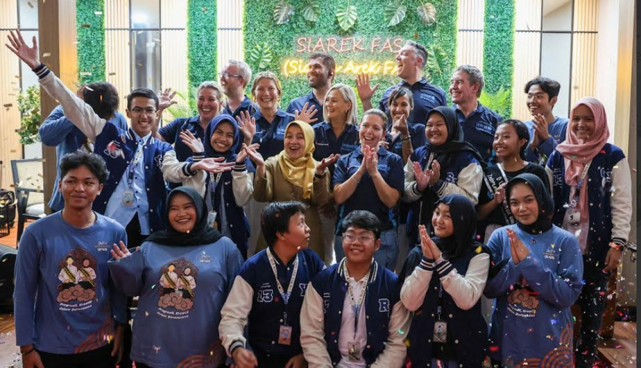 Pemerintah Kota (Pemkot) Surabaya menyambut kunjungan Qantas (AUSNATCOM) dan Delegasi UNICEF Australia di Balai Pemuda, Selasa (8/7/2025).
