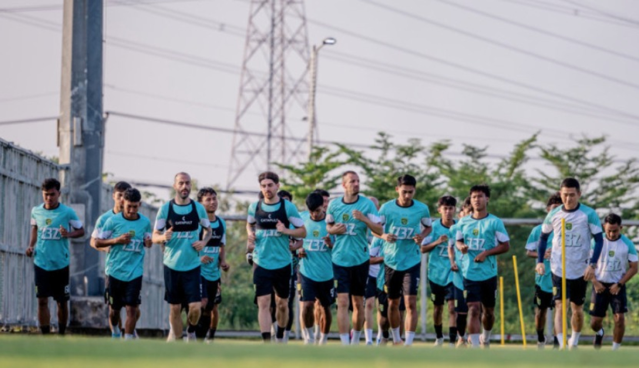 Uji Coba Bernuansa Emosional: Persebaya vs PSS, Malam Ini di GBT