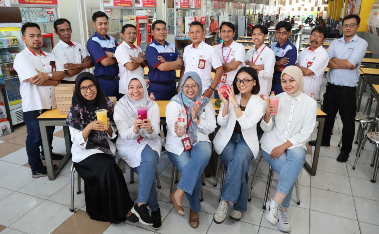 konsumsi bergizi dengan konsep 4 Sehat 5 Sempurna kembali menjadi menu wajib yang dikawal secara khusus oleh Sie Konsumsi PKKMB 2025