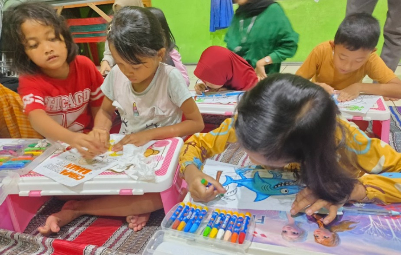 kelompok 113 KKNT UPNVJT Gelar Program LARASIMO : Dorong Literasi Dan Hadirkan Website Literasi di Simomulyo