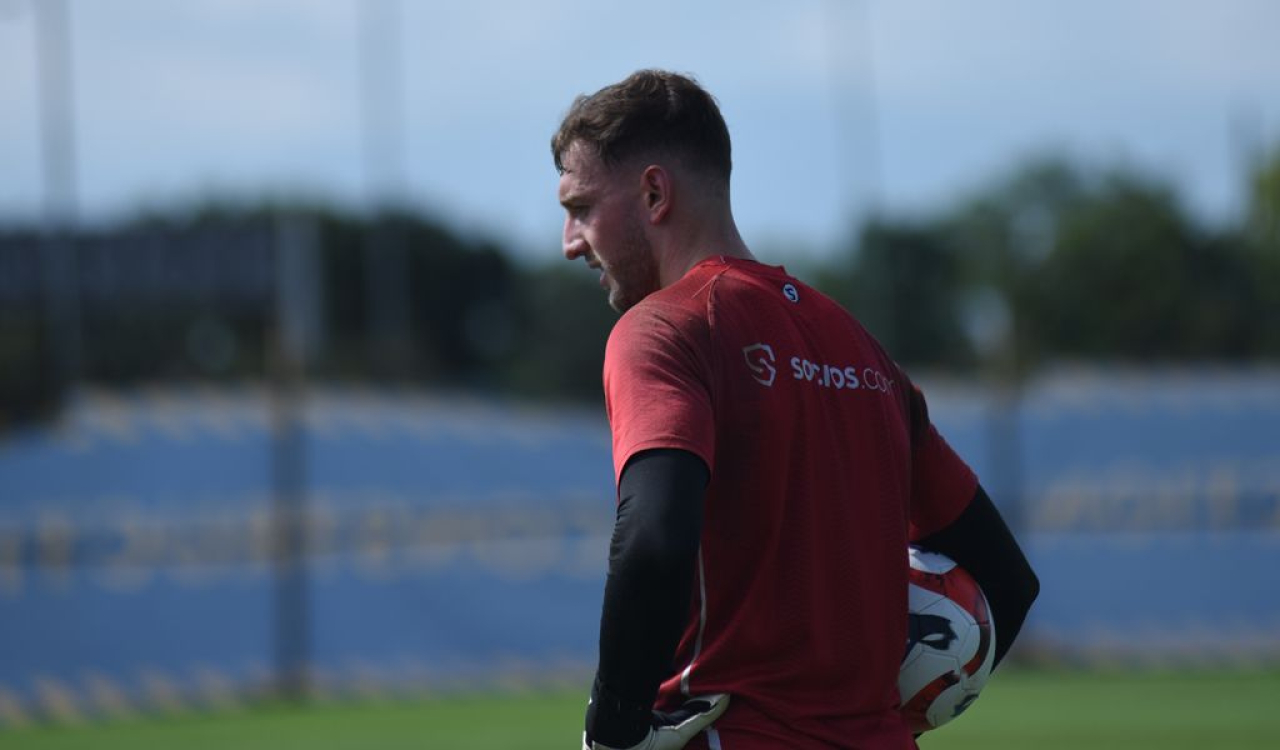 Penjaga gawang PERSIB, Adam Przybek. (PERSIB.co.id/Sutanto Nurhadi Permana)
