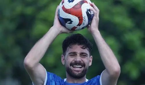 Bek Persib, Frans Putros Dipanggil Bela Timnas Irak di King’s Cup Thailand