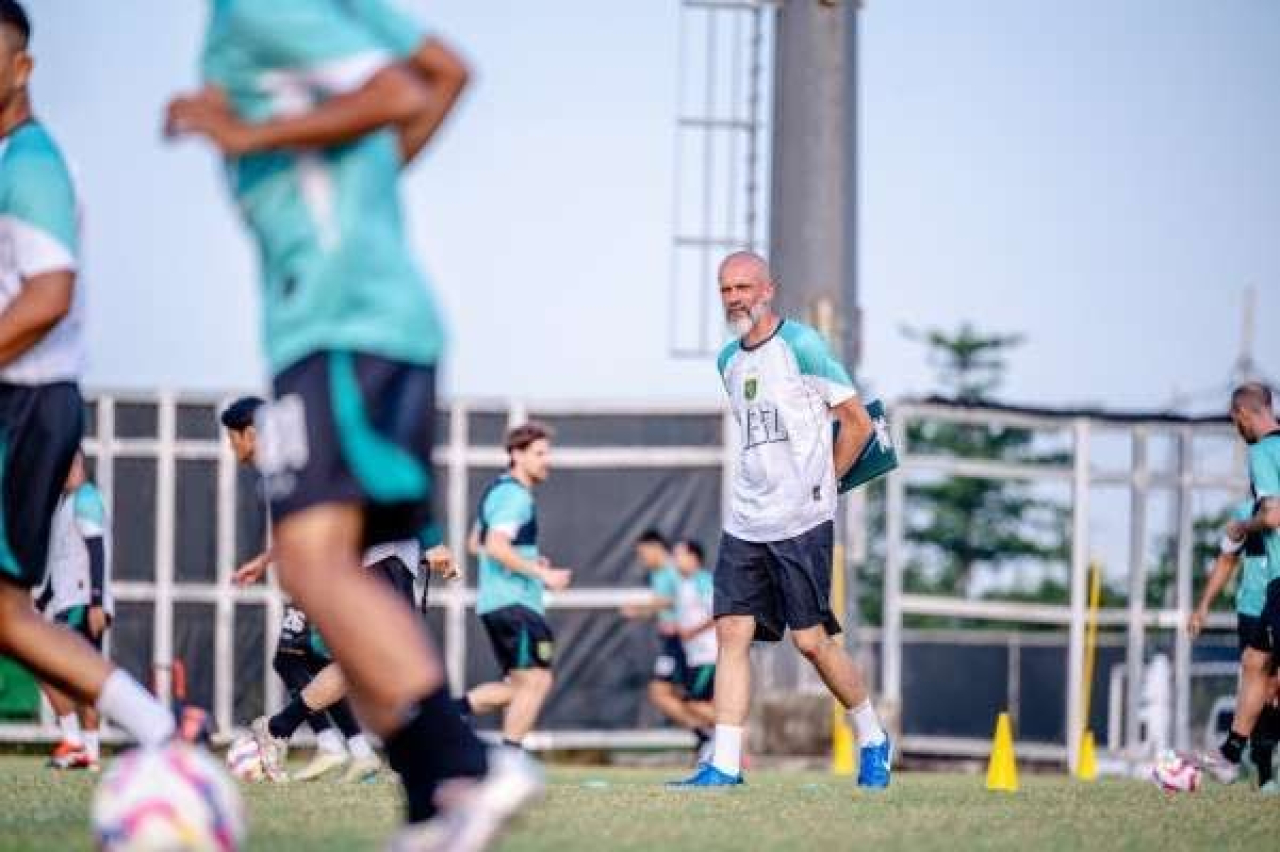 Eduardo Perez Siap Tempur, Persebaya Bidik Kemenangan Sejak Laga Perdana