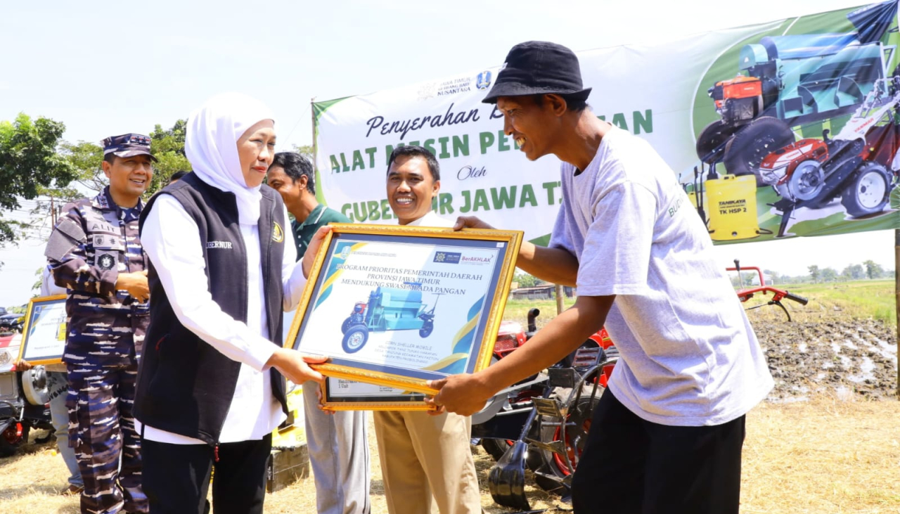 Khofifah Dorong Lompatan Pertanian Modern di Probolinggo, Alsintan Jadi Senjata Baru Petani Jatim