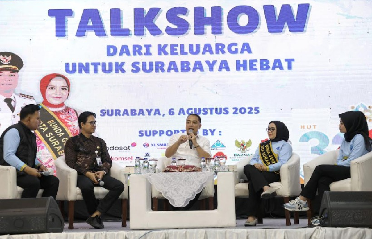 peringatan Hari Keluarga Nasional ke-32 yang digelar di Convention Hall, Surabaya, Rabu (6/8).