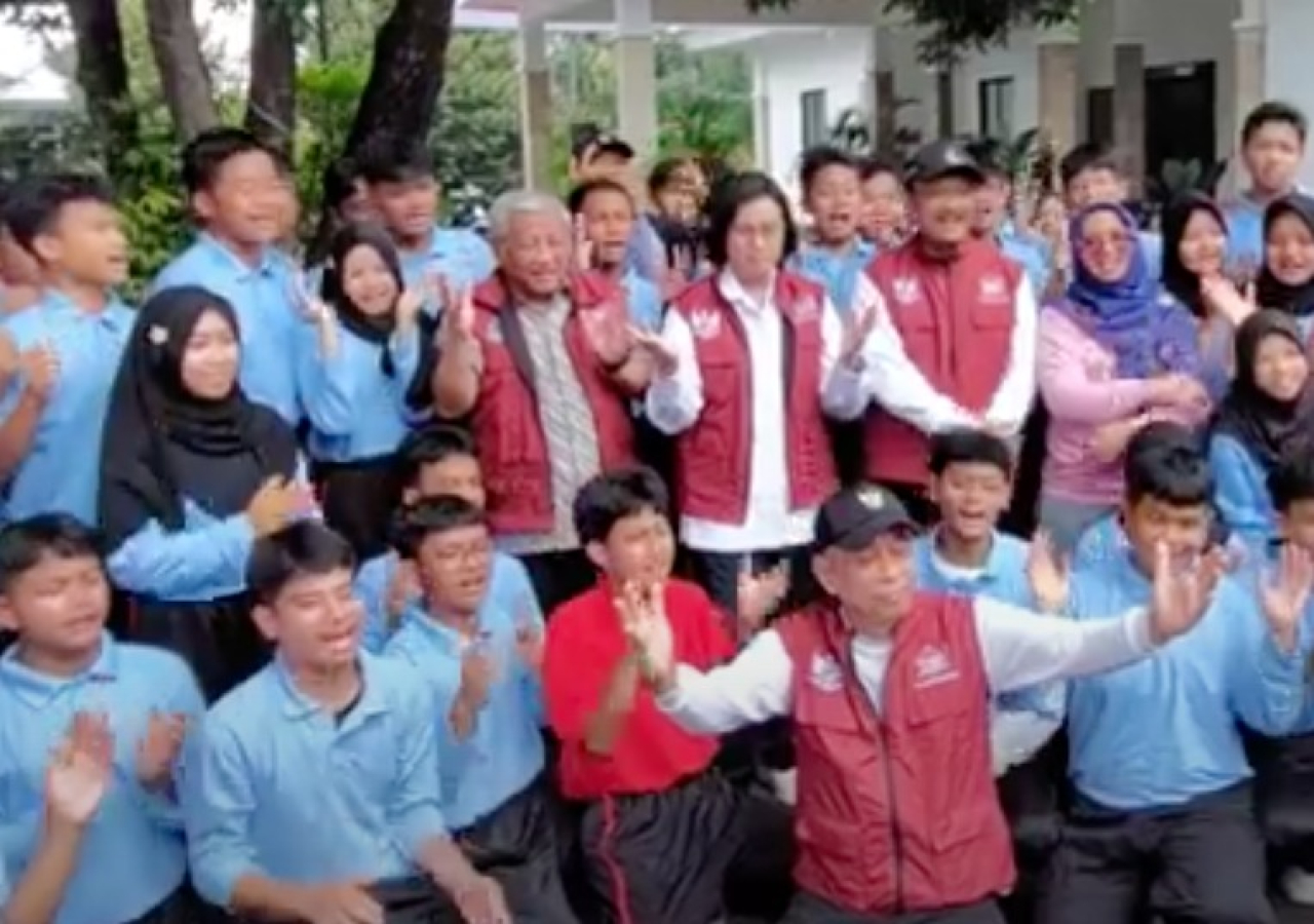 Mensos dan Menkeu Tinjau Sekolah Rakyat, Siapkan 15 Ribu Laptop untuk Siswa