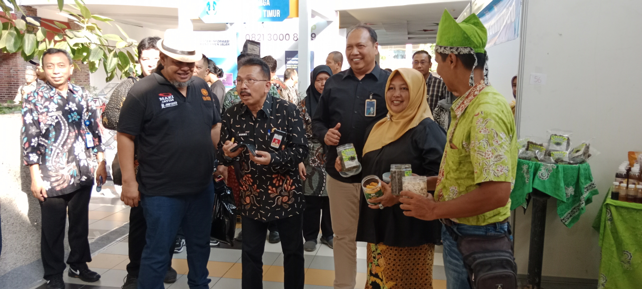 LSM Masyrarakat Anti Korupsi Indonesia (MAKI) Korwil Jatim saat menggelar Jatim Super Exhibition Fair (JSEF) 2023