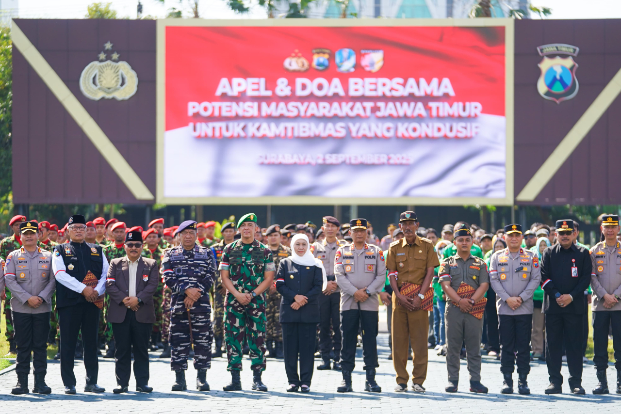 Gubernur Khofifah, Kapolda, dan Pangdam Kompak Pimpin Apel-Doa Bersama Demi Jawa Timur Kondusif