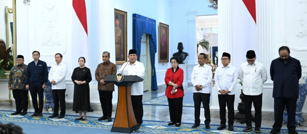 Presiden Prabowo Subianto memberikan keterangannya bersama pimpinan lembaga negara dan ketua umum partai politik di Istana Merdeka, Jakarta, pada Minggu, 31 Agustus 2025. Foto: BPMI Setpres/Kris