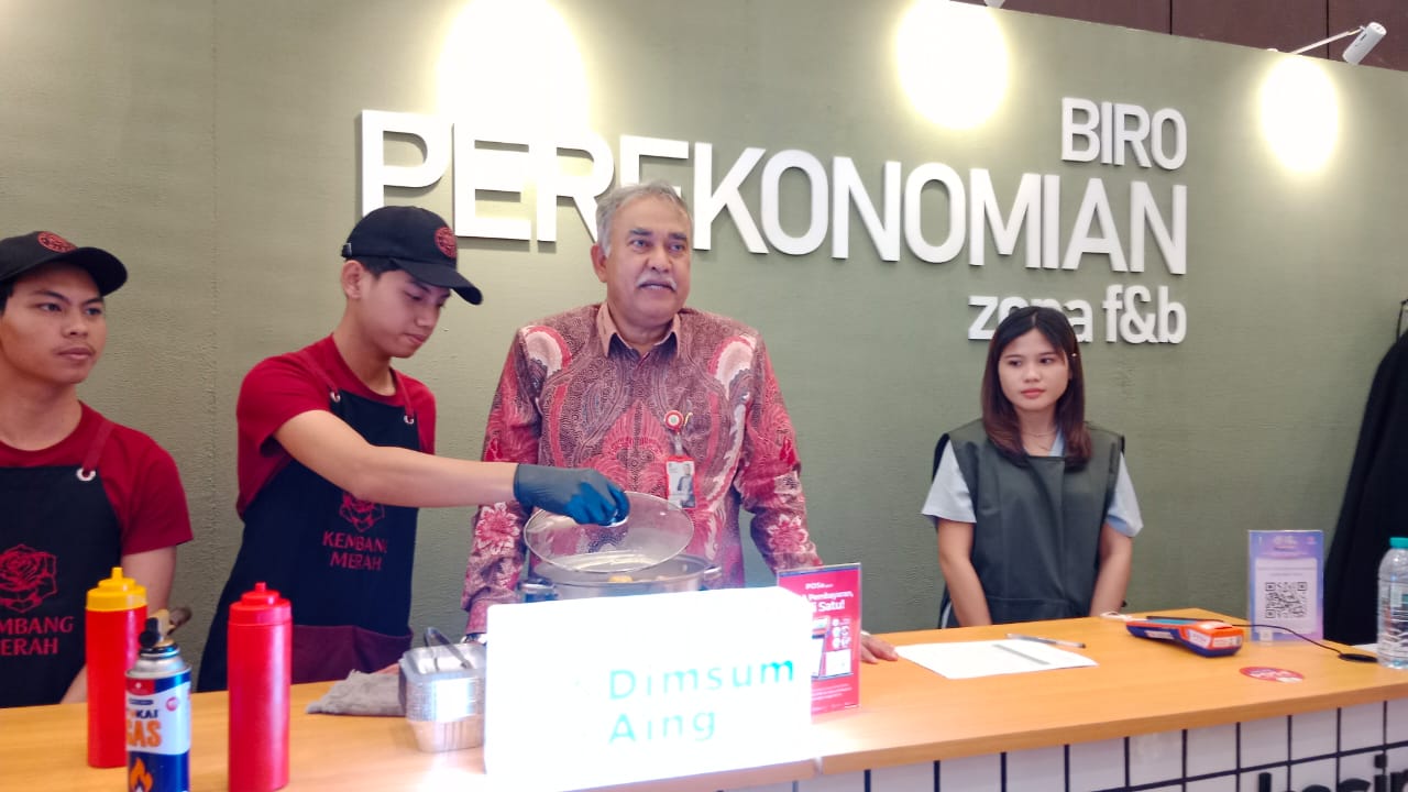 Kepala Biro Perekonomian Setdaprov Jawa Timur, Aftabuddin Rijaluzzaman, dalam pembukaan pameran Jatim Fest 2025