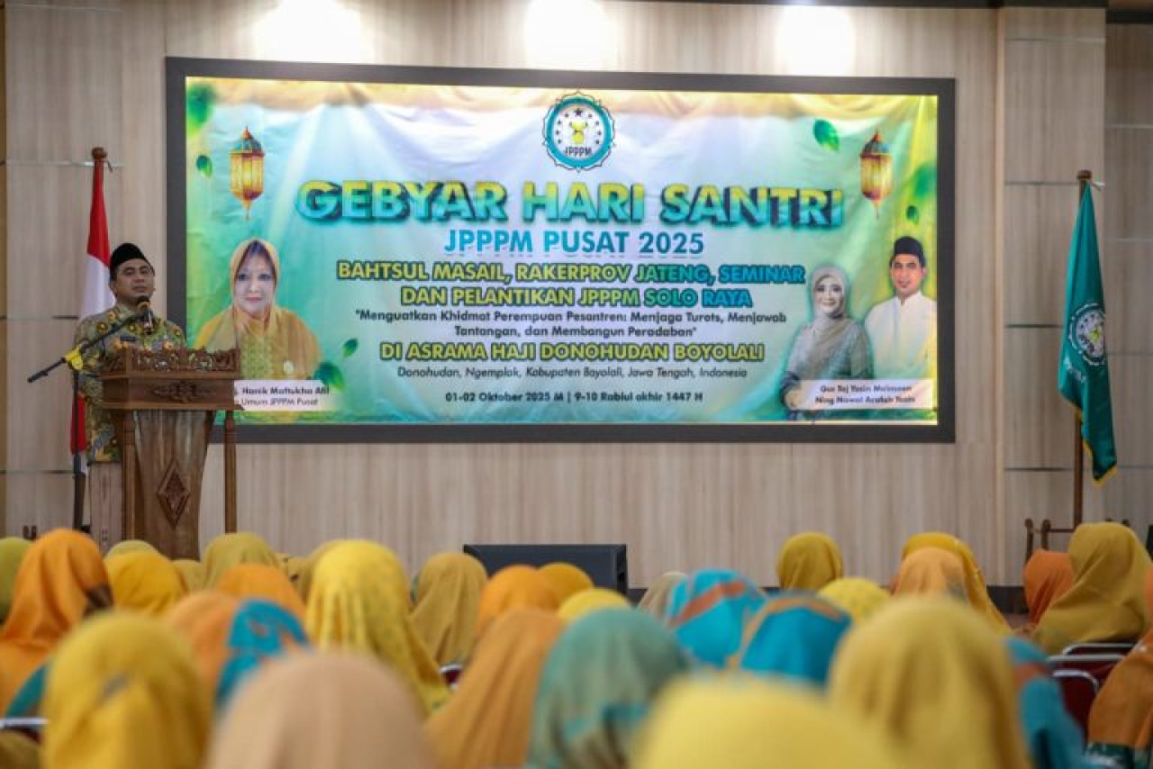 Wakil Gubernur Jawa Tengah, Taj Yasin Maimoen saat menghadiri Gebyar Hari Santri Jam’iyyah Perempuan Pengasuh Pesantren dan Muballighoh (JPPPM) Pusat 2025, di Asrama Haji Donohudan, Boyolali, Kamis (2/10/2025)