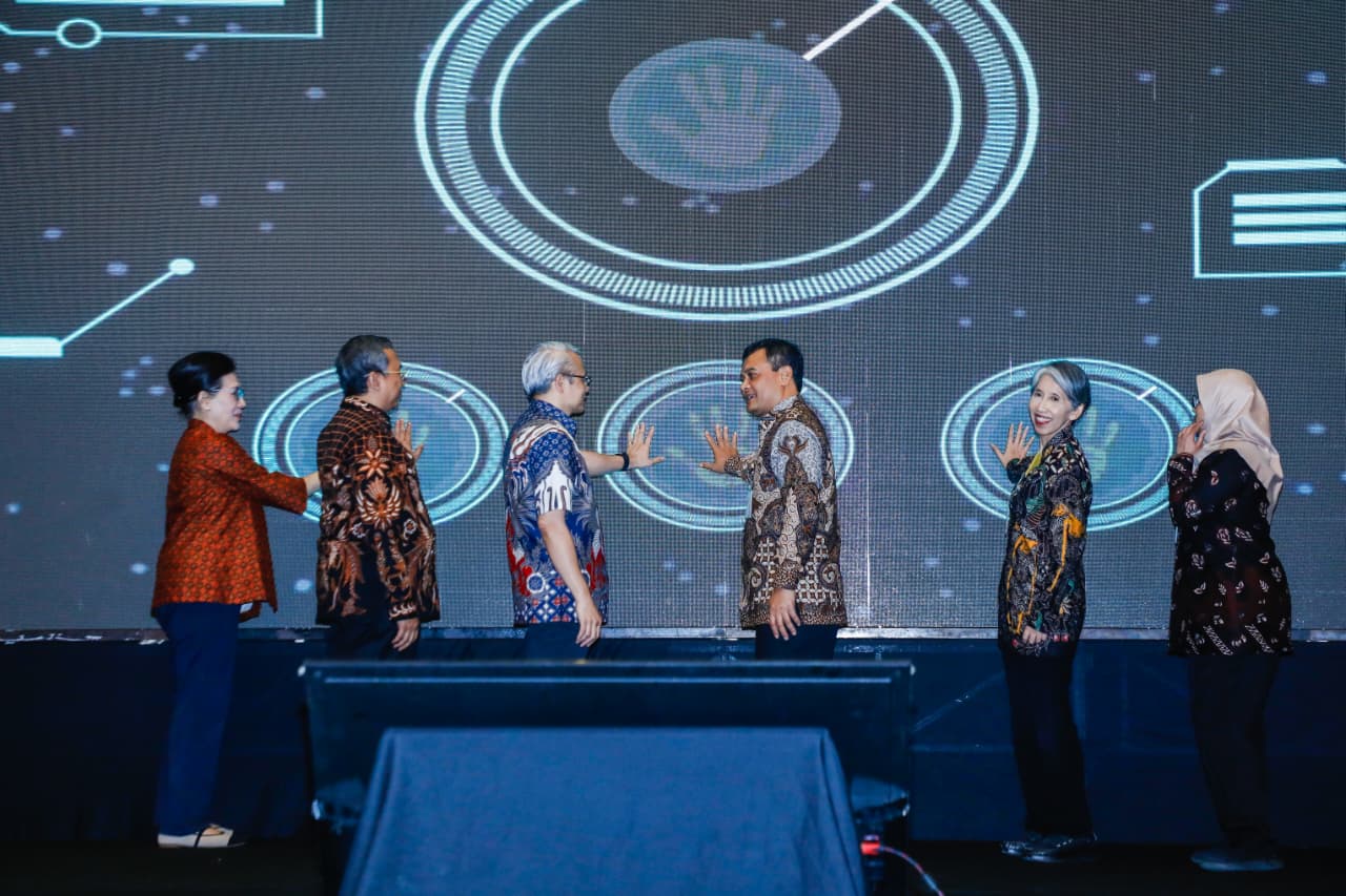 peluncuran sekaligus peringatan Hari Kesehatan Nasional, di Grand Mercure Hotel, Solobaru, Kabupaten Sukoharjo, Jumat (3/10/2025)