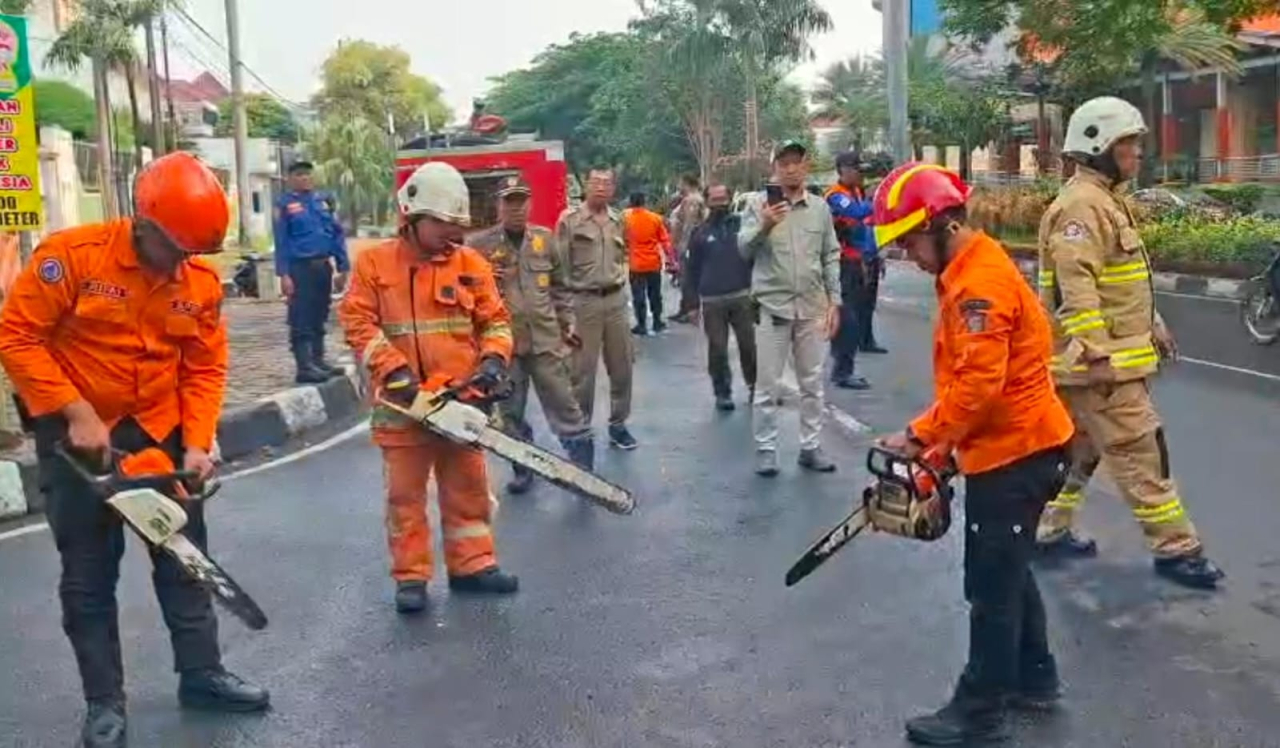 Pemkot Surabaya Gelar Simulasi Kedaruratan untuk Antisipasi Cuaca Ekstrem
