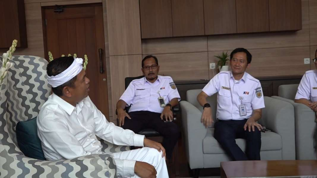 Jabar Luncurkan Gagasan “Kereta Petani dan Pedagang”, Angkutan Rakyat dari Sawah ke Pasar