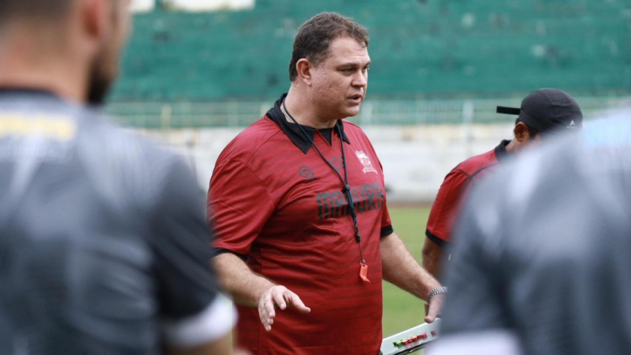 Madura United FC menunjuk Carlos Parreira sebagai pelatih kepala