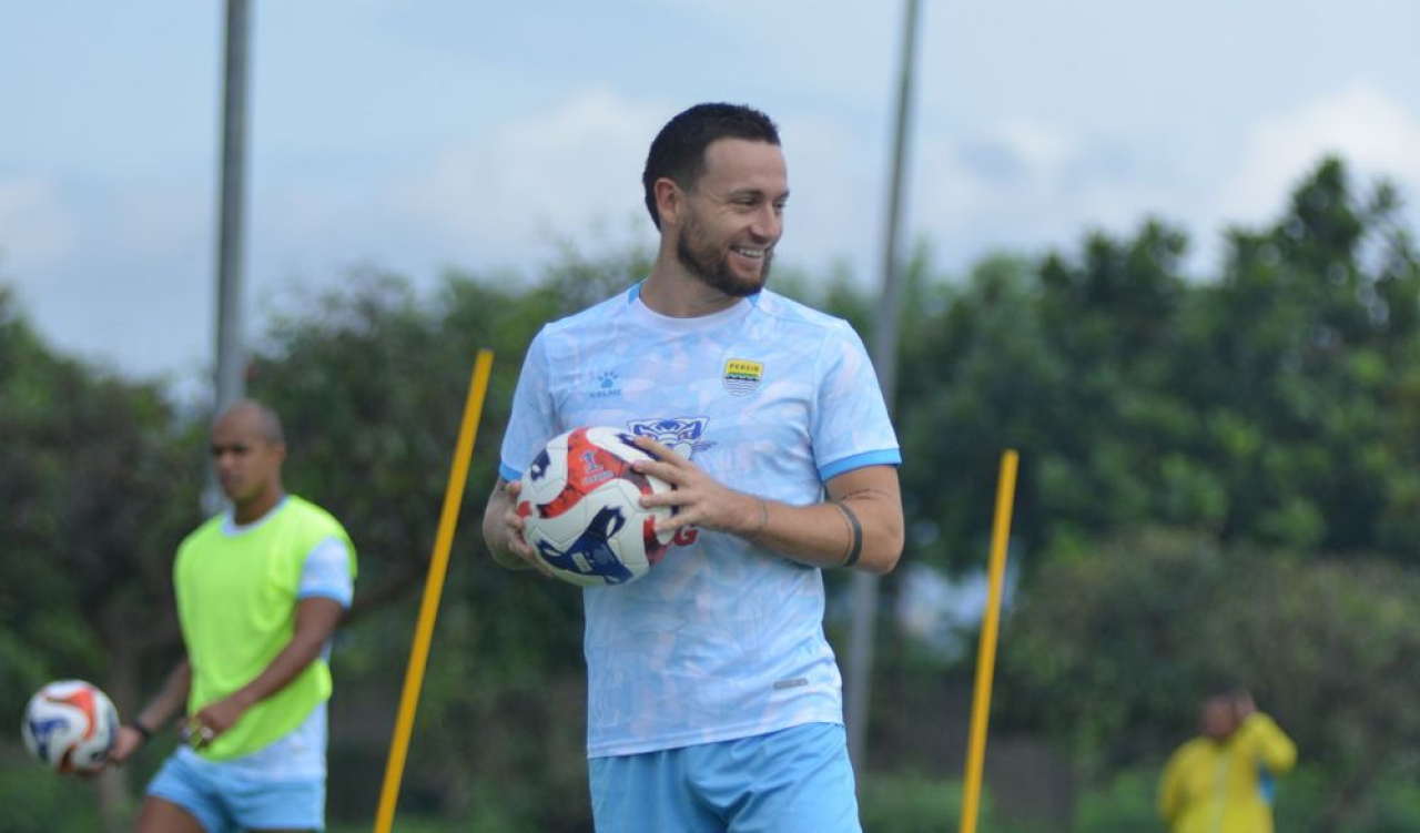 Gelandang PERSIB, Marc Klok