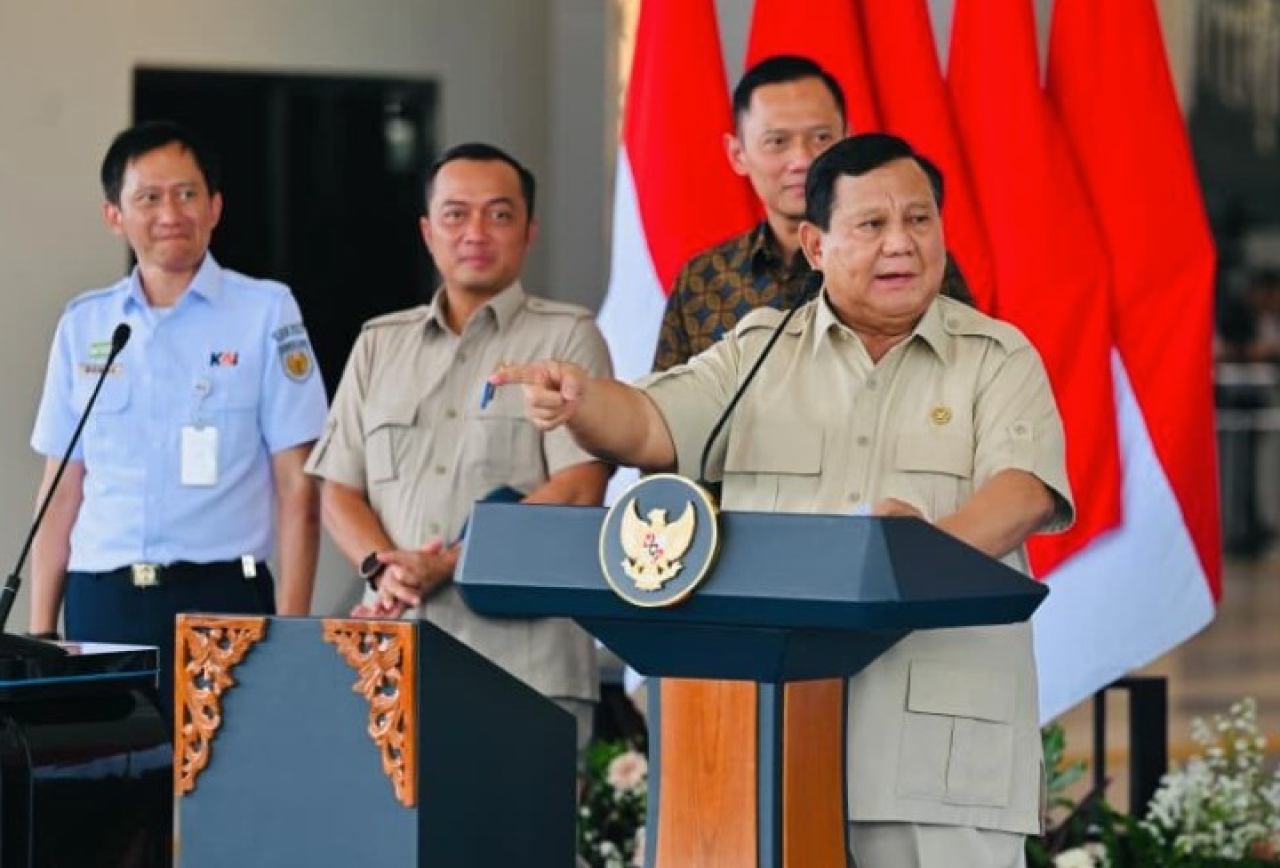 Presiden Prabowo Subianto menyampaikan sambutannya dalam acara peresmian Stasiun Tanah Abang Baru, Jakarta, pada Selasa, 4 November 2025. Foto: BPMI Setpres/Laily Rachev