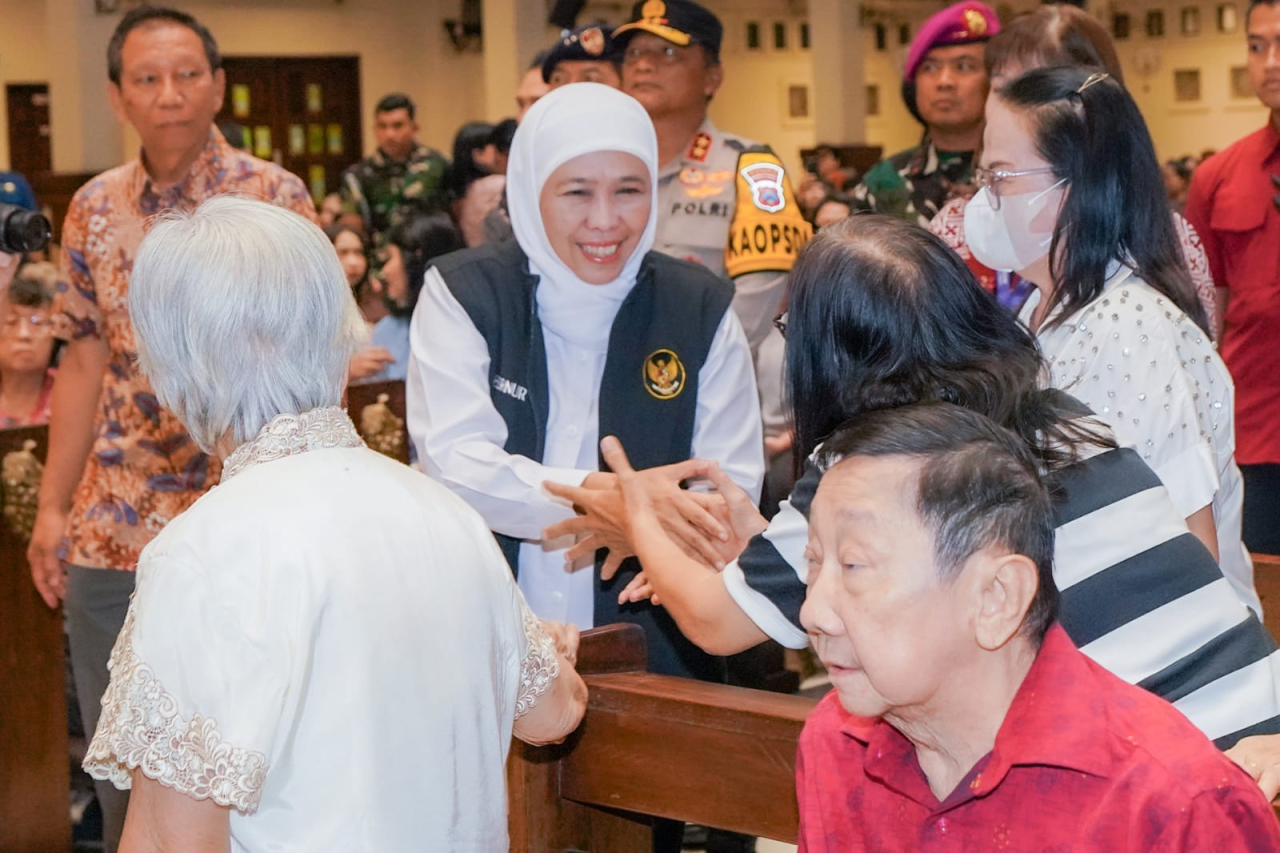 Khofifah Ucapkan Selamat Natal 2025, Pastikan Ibadah Jemaat Aman