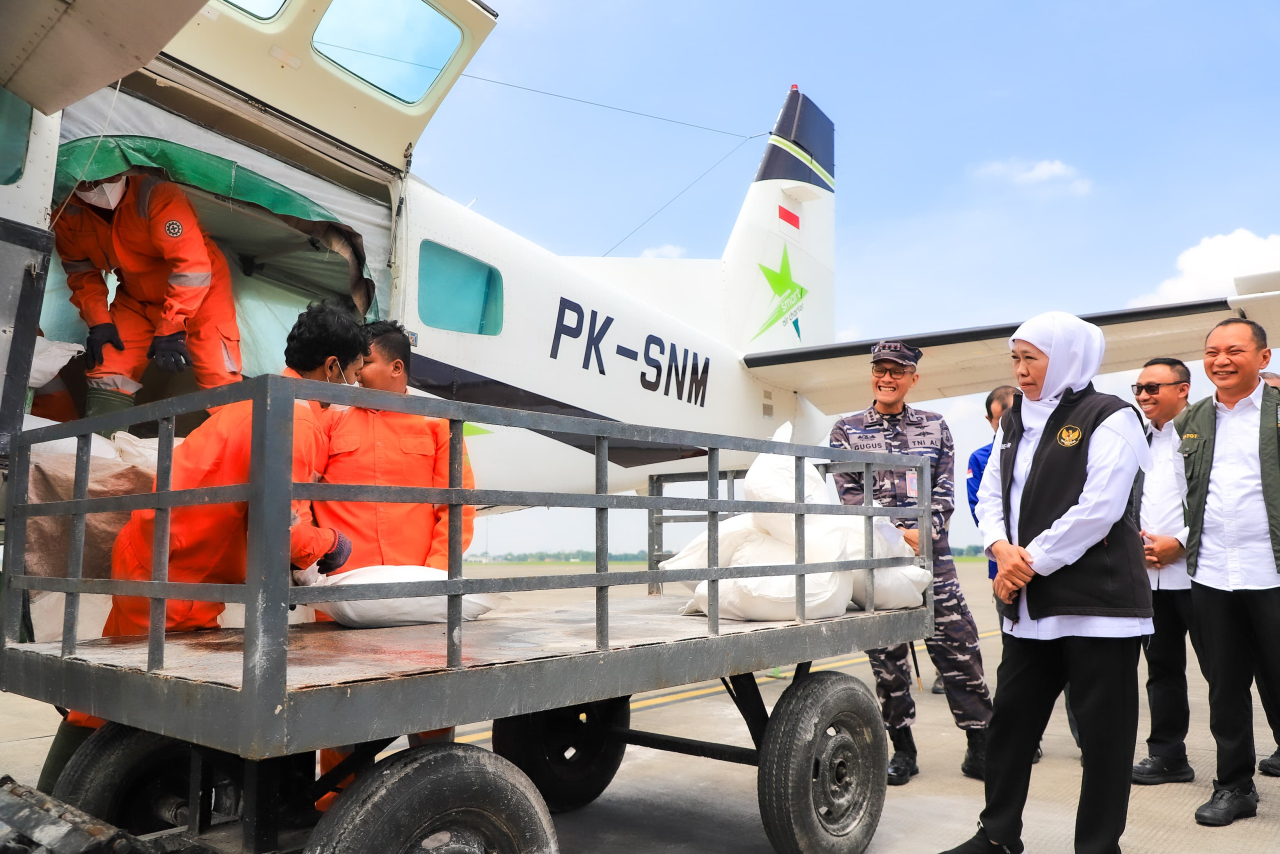 Khofifah Pastikan OMC Jatim Maksimalkan Mitigasi Bencana Musim Hujan