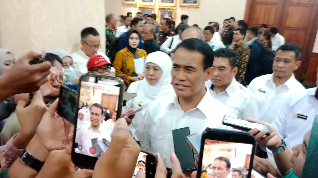 Menteri Pertanian RI, Andi Amran Sulaiman saat memberikan keterangan kepada awak media.