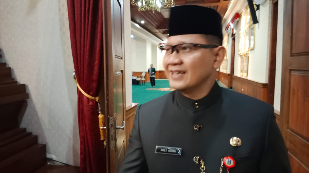 Kepala Dindik Jawa Timur, Aries Agung Paewai