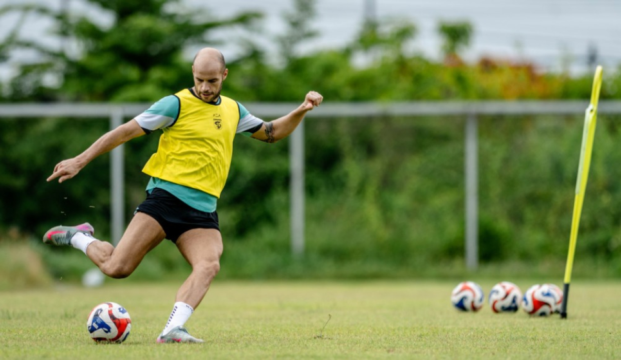 Risto Mitrevski Kembali ke Persebaya, Pemulihan Cedera Bahu Masuki Fase Penting