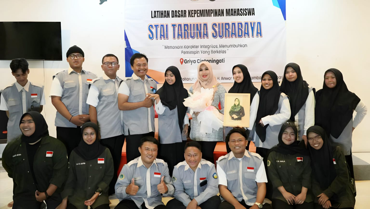 Anggota DPD RI asal Jawa Timur, Lia Istifhama saat menjadi narasumber dalam kegiatan Latihan Dasar Kepemimpinan Mahasiswa (LDKM) yang digelar Sekolah Tinggi Agama Islam (STAI) Taruna Surabaya, Minggu (11/1/2026)