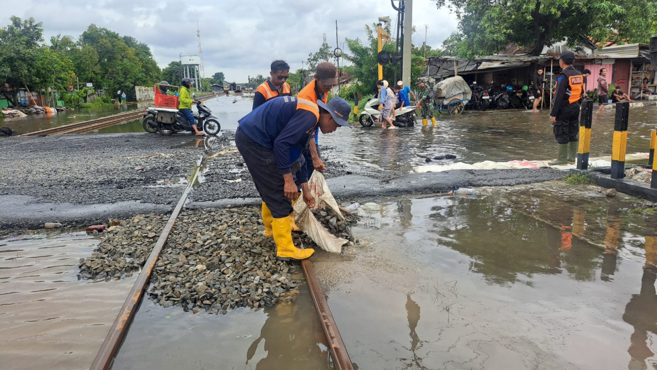 KAI Pulihkan Layanan Pascabanjir, Keselamatan Jadi Prioritas Utama
