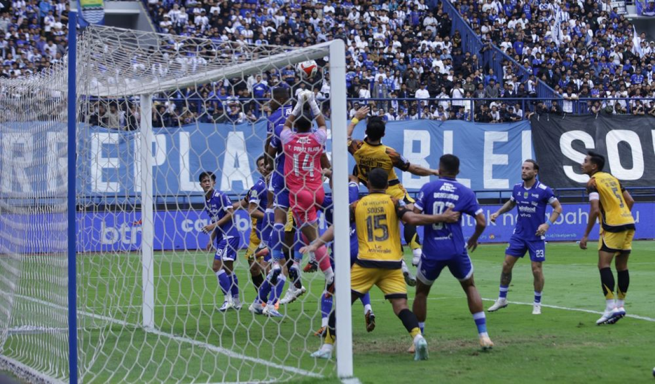 PERSIB Kukuhkan Reputasi Benteng Terkuat Liga, Hodak Tekankan Keseimbangan Menuju Juara