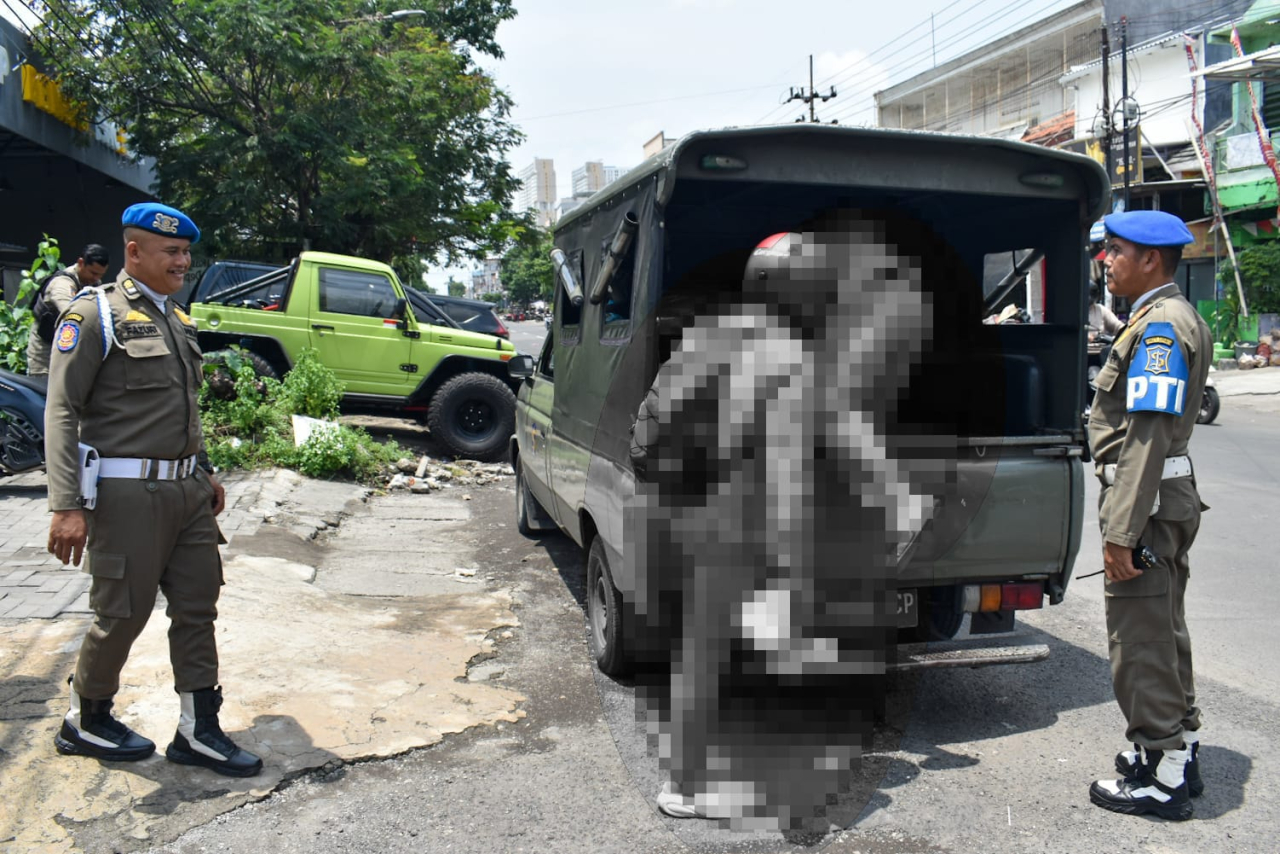 Satpol PP Surabaya Jangkau Pelajar Bolos Sekolah, Warkop Jadi Sasaran Patroli