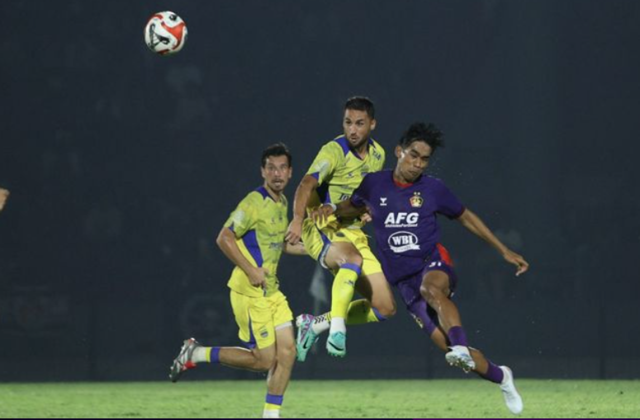 Persib Tertahan di Brawijaya, Gol Telat Persik Buyarkan Kemenangan Maung Bandung