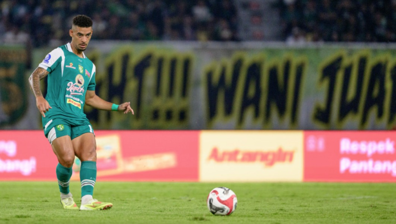 Lautan Hijau GBT Membius Jefferson Silva, Persebaya Terhenti di Hadapan Dewa United