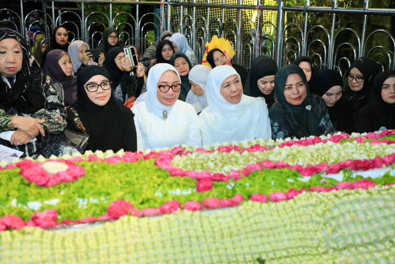 Khofifah Ajak Teladani Akhlak Sunan Ampel di Haul Agung ke-549 Surabaya