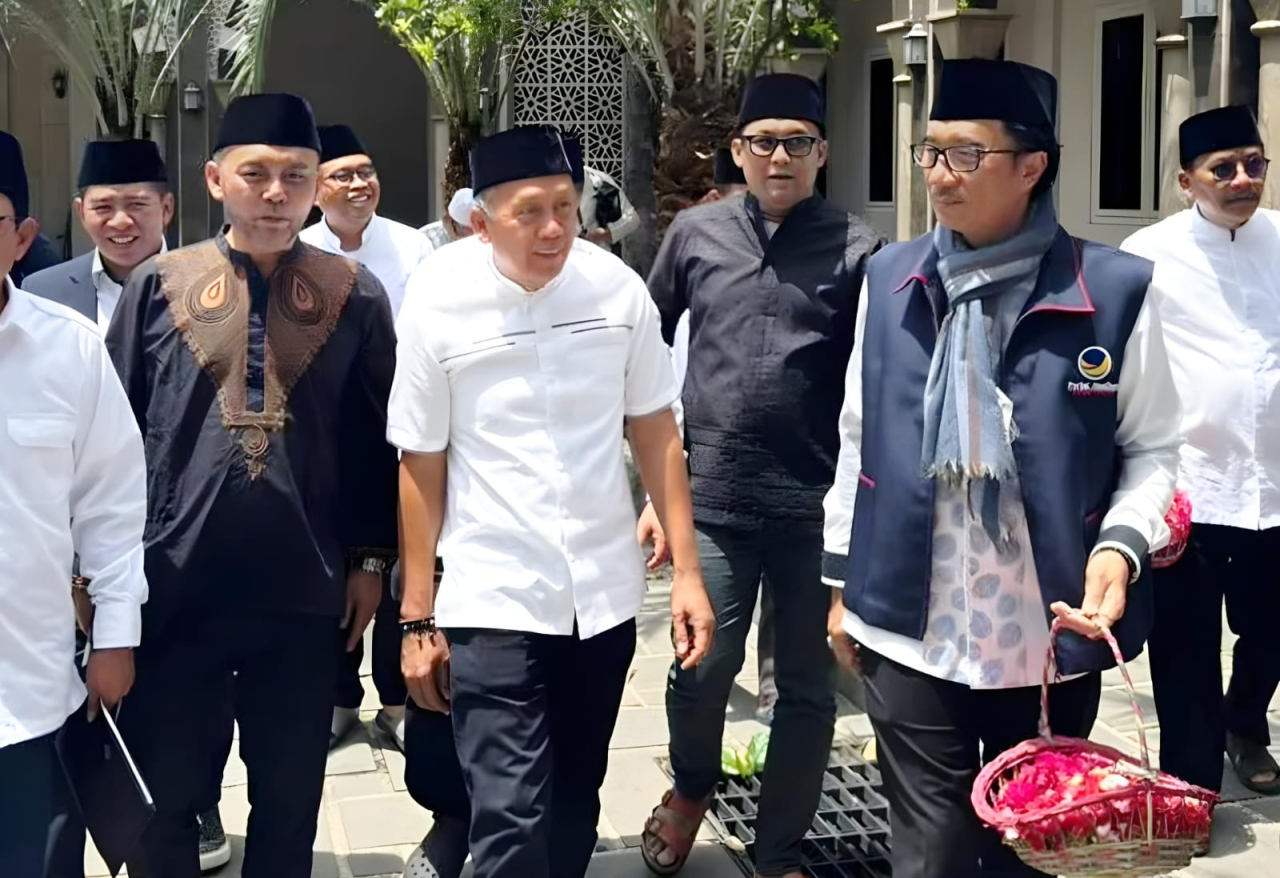 NasDem Ziarah ke Makam Sunan Ampel, Teguhkan Spirit Ramadan dan Konsolidasi Kader