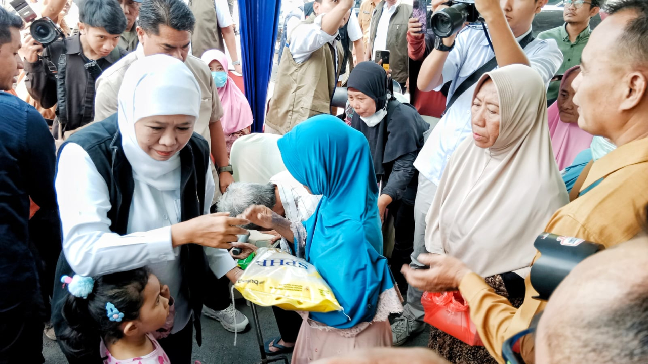 Pasar Murah ke-56 Digelar di Surabaya, Khofifah Turun Langsung Jaga Stabilitas Harga