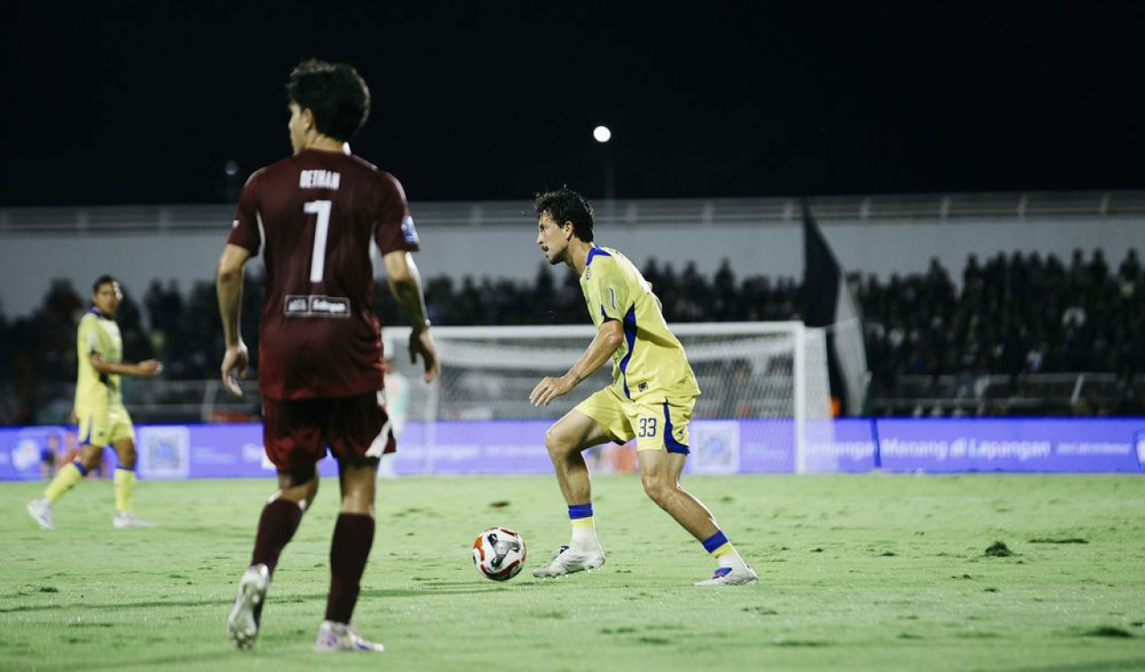 Gol Roket Thom Haye Bawa Persib Pimpin Duel Kontra PSM