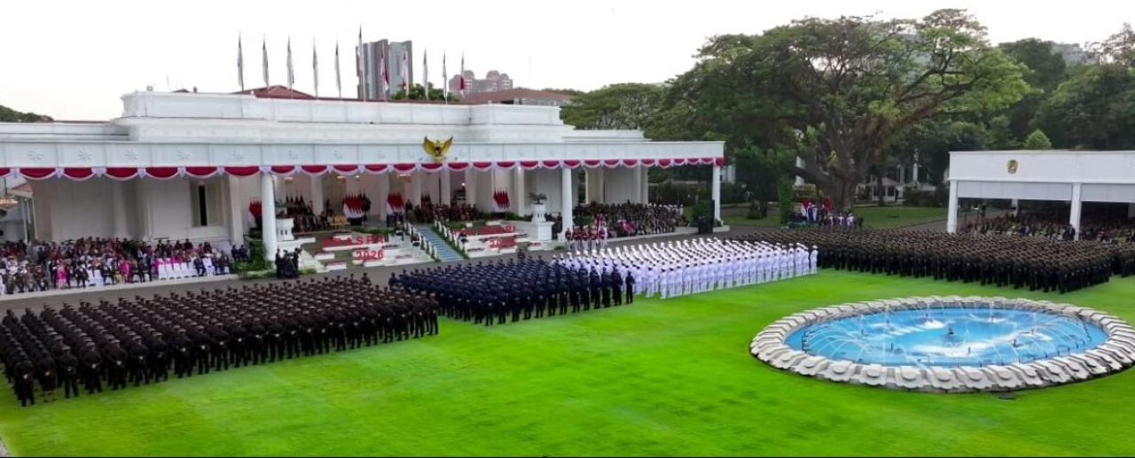 Presiden Prabowo Subianto memimpin Upacara Prasetya Perwira (Praspa) Tentara Nasional Indonesia (TNI) dan Kepolisian Negara Republik Indonesia (Polri) Tahun 2026 yang digelar di halaman depan Istana Merdeka, Jakarta. Foto: BPMI Setpres/Citra