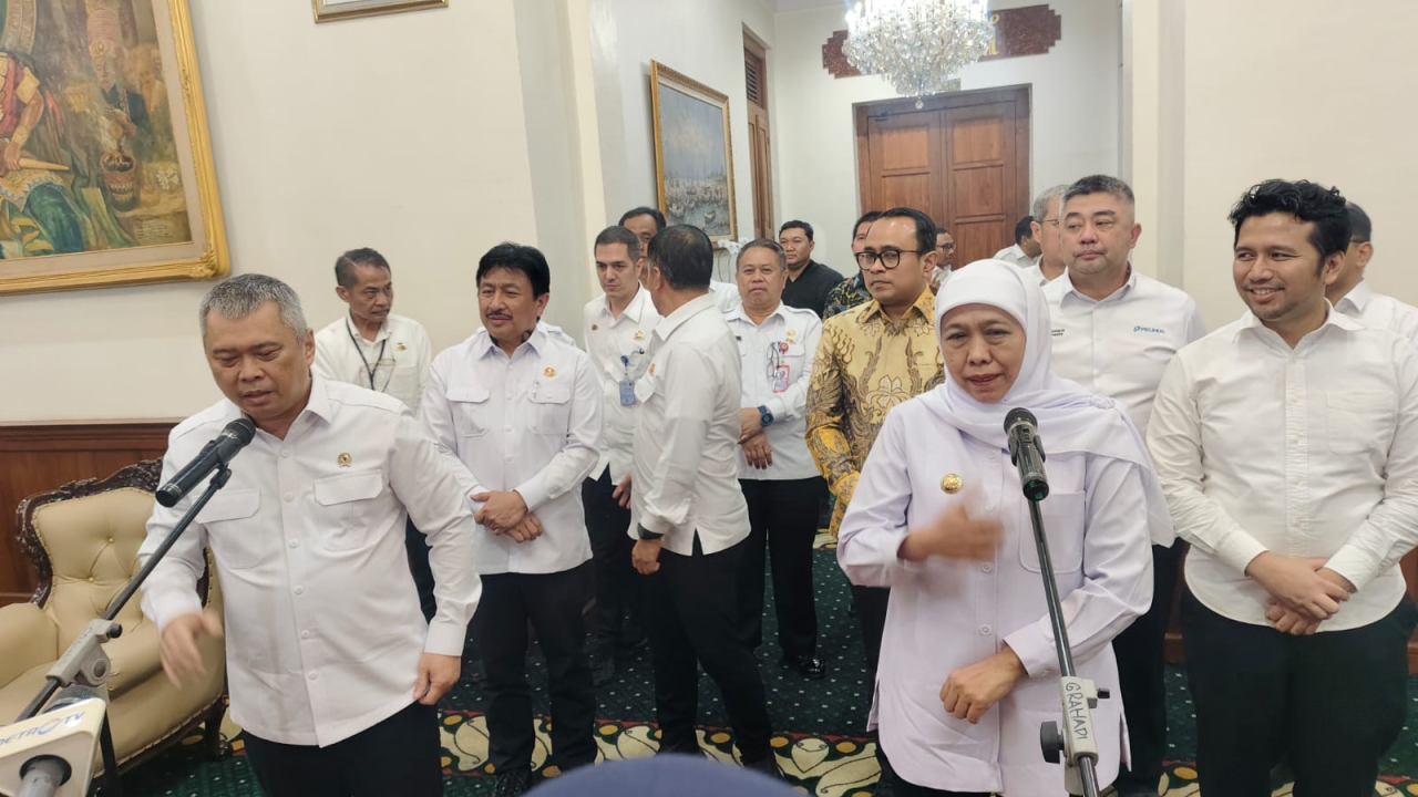 Khofifah dan Menhub Matangkan Sejumlah Proyek Transportasi Strategis di Jatim, dari Penyeberangan Ketapang hingga Revita