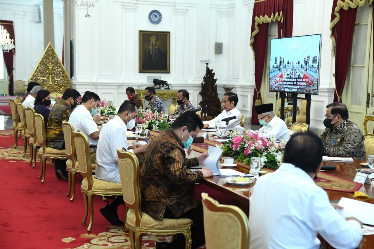 Presiden Jokowi memimpin rapat terbatas. IST