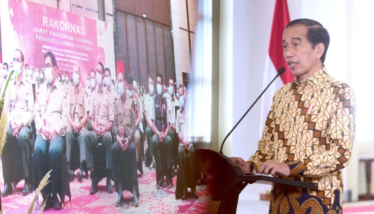 Presiden Joko Widodo memberikan sambutan secara virtual pada peresmian pembukaan Rapat Koordinasi Nasional Penanggulangan Bencana 2022 di Istana Kepresidenan Bogor, Rabu, 23 Februari 2022.