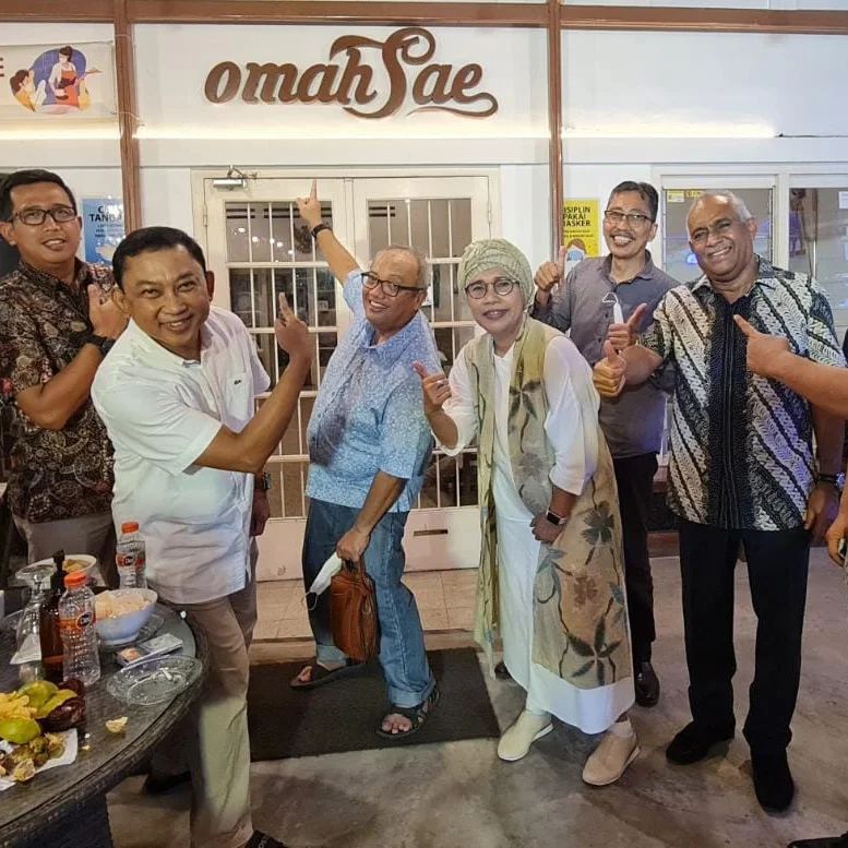 


Anggota Komisi XI DPR RI Indah Kurnia bersama Forum Komunikasi Lembaga Jasa Keuangan Daerah Jawa Timur Menggelar acara Buka Puasa Bersama, Selasa 25 April 2022