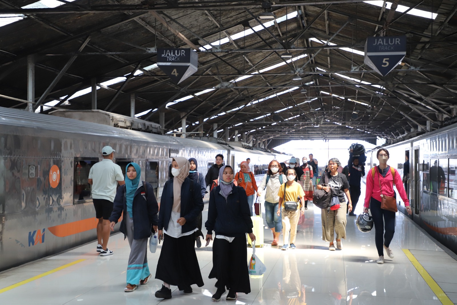 Kasus Covid-19 Meningkat, KAI Tegaskan Patuhi Ketentuan Pemerintah