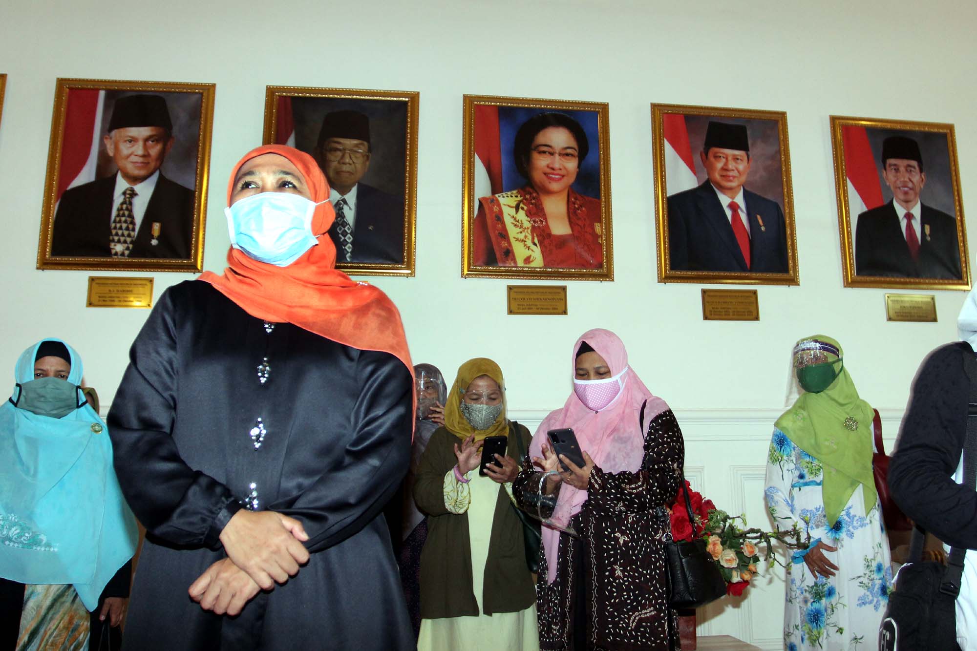 Gubernur Jatim Khofifah Indar Parawansa berkesempatan melihat langsung tempat wisata di Batu, Sabtu (31/10).
