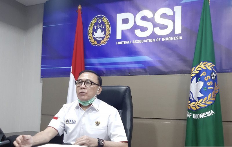 Ketua Umum PSSI Mochamad Iriawan memberikan keterangan mengenai kelanjutan Liga 1, 2 dan 3 Indonesia musim 2020 di Kantor PSSI, Jakarta, Minggu (28/6/2020). (ANTARA/Michael Siahaan)

