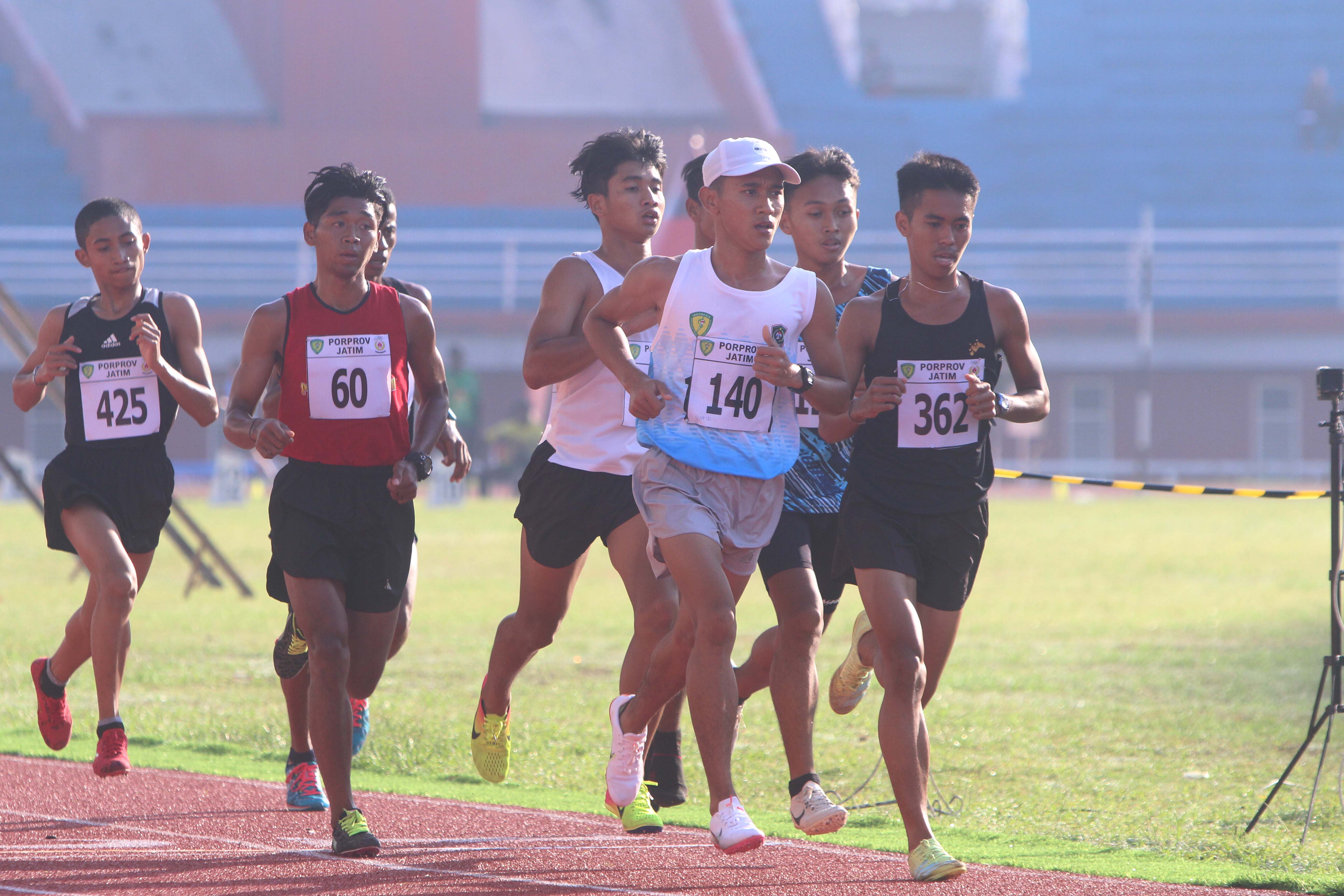 Pelaksanaan Pekan Olahraga Provinsi (Porprov) VII Jawa Timur 2022 menorehkan banyak prestasi bagi para atlet. Tak hanya medali saja, juga terjadi banyak kejutan pemecahan rekor dari beberapa cabang olahraga.


