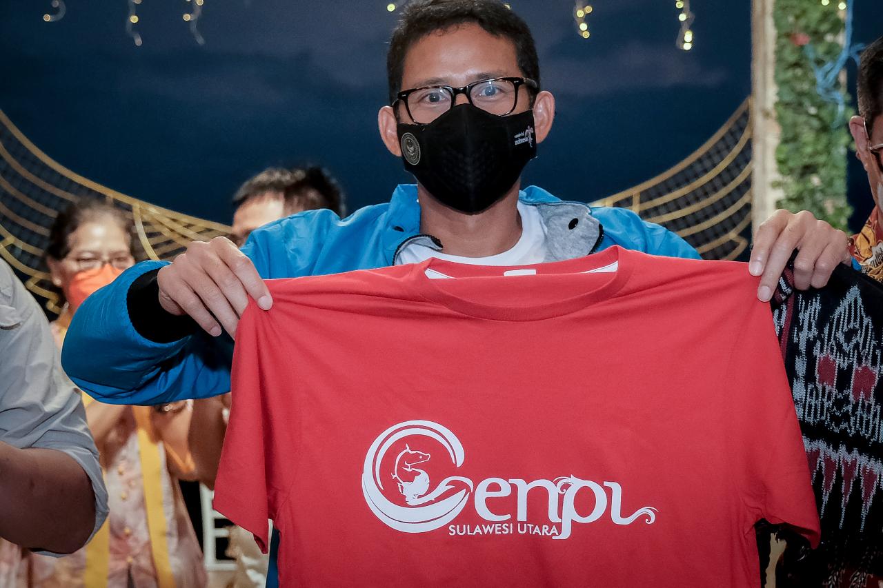 Komunitas merupakan salah satu penggerak yang terjun langsung ke lapangan pada industri pariwisata dan ekonomi kreatif.